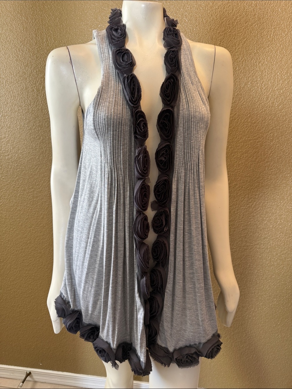 Y2K Vintage Awake Couture Gray Sleeveless Floral-Trimmed Halter Cardigan